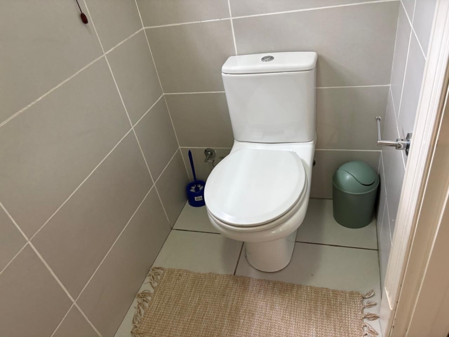 To Let 6 Bedroom Property for Rent in West Beach Western Cape